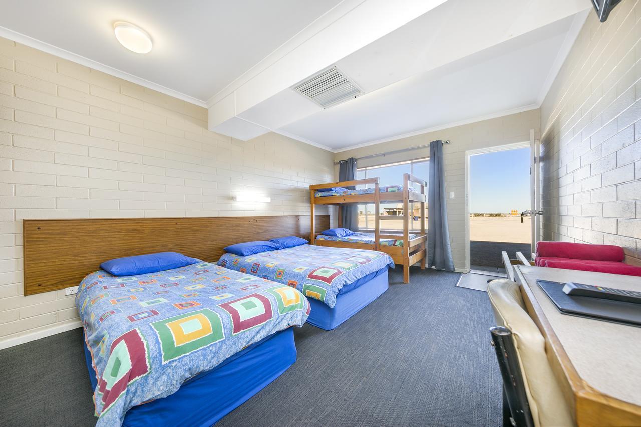 ホテル Nullarbor Roadhouse エクステリア 写真